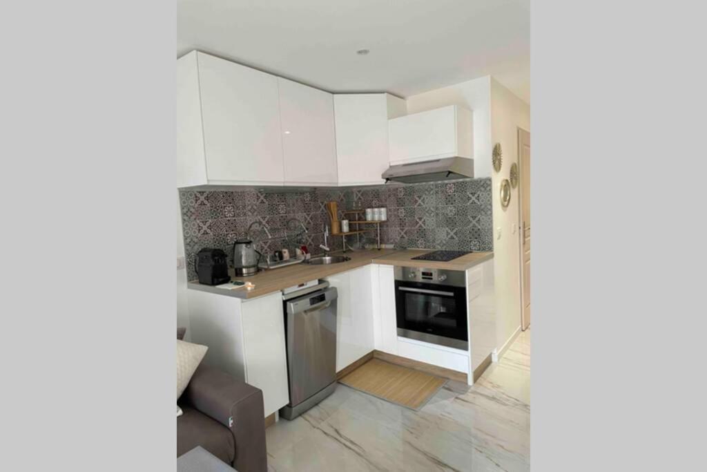 Les Coriandre Apartment Кавалере-сюр-Мер Екстериор снимка