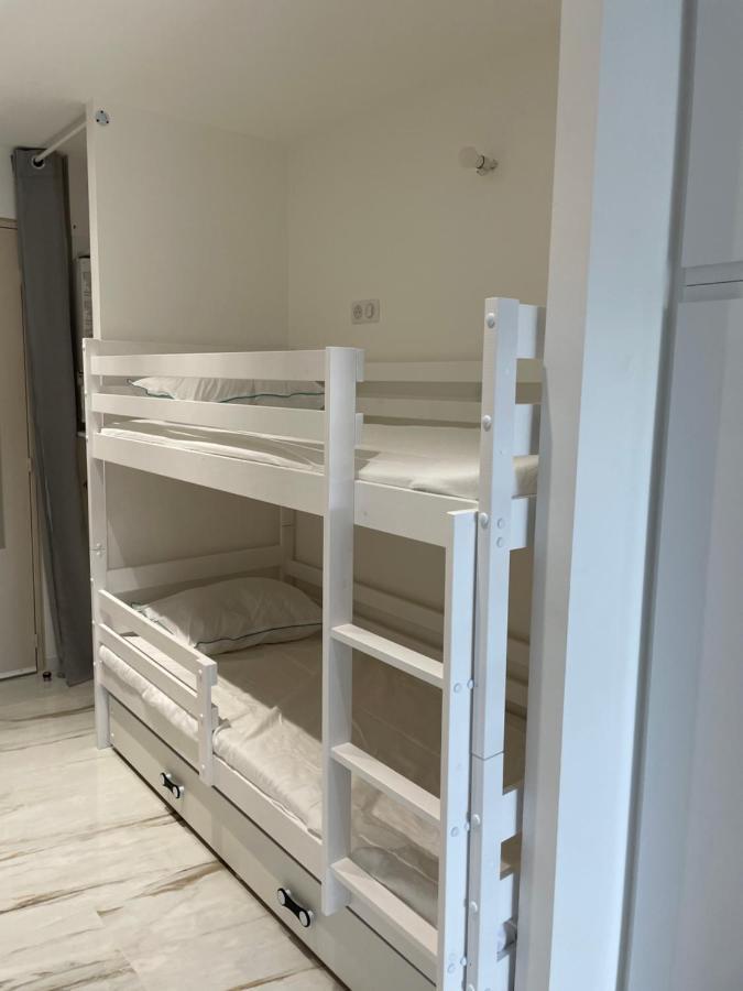 Les Coriandre Apartment Кавалере-сюр-Мер Екстериор снимка