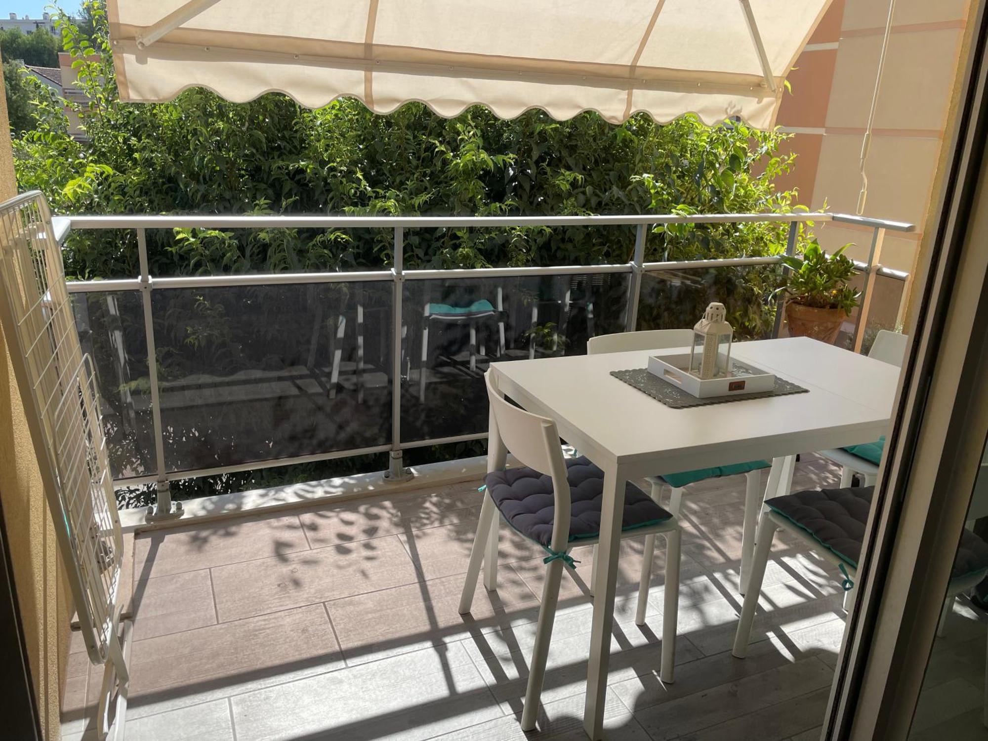 Les Coriandre Apartment Кавалере-сюр-Мер Екстериор снимка